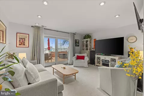 Living - 2409 Boston St, Baltimore, MD 21224 photo 1 of 2