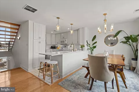 Dining - 2409 Boston St, Baltimore, MD 21224 photo 2 of 3