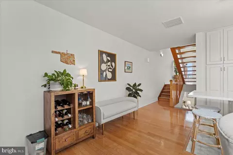 Entry Way - 2409 Boston St, Baltimore, MD 21224 photo 5 of 7