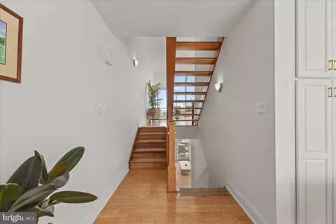 Entry Way - 2409 Boston St, Baltimore, MD 21224 photo 4 of 7