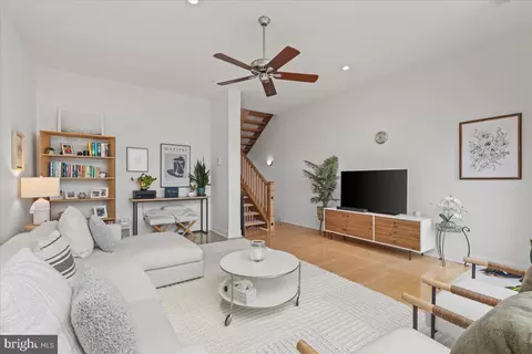 Living - 2409 Boston St, Baltimore, MD 21224 photo 2 of 2