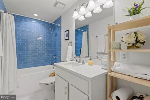 Bath - 2409 Boston St, Baltimore, MD 21224 photo 4 of 4
