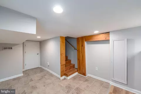 Entry Way - 1627 Olive St, Baltimore, MD 21230 photo 4 of 6