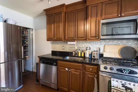 Kitchen - 607 W 36th St, Baltimore, MD 21211 photo 2 of 2