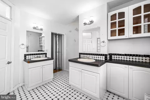 Bath - 2832 E Baltimore St, Baltimore, MD 21224 photo 2 of 4
