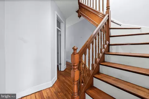 Entry Way - 2832 E Baltimore St, Baltimore, MD 21224 photo 6 of 9