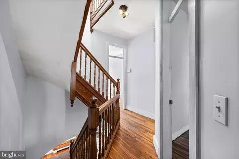 Entry Way - 2832 E Baltimore St, Baltimore, MD 21224 photo 5 of 9