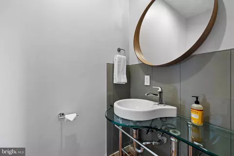 1406 N Broadway, Baltimore, MD 21213 photo 15
