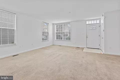 Living - 1004 Argyle Ave, Baltimore, MD 21201 photo 3 of 3