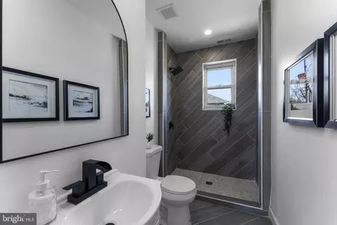 Bath - 3508 Denison Rd, Baltimore, MD 21215 photo 4 of 4