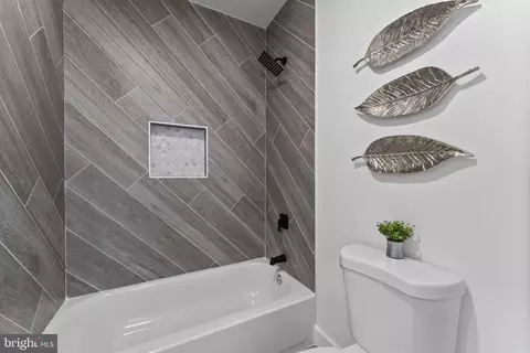 Bath - 3508 Denison Rd, Baltimore, MD 21215 photo 3 of 4