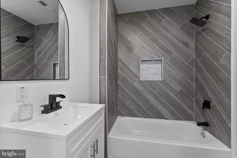 Bath - 3508 Denison Rd, Baltimore, MD 21215 photo 2 of 4