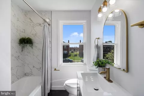 Bath - 3520 Elmora Ave, Baltimore, MD 21213 photo 1 of 3