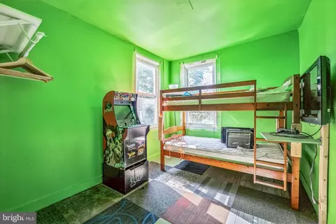 Bedroom - 4968 Edgemere Ave, Baltimore, MD 21215 photo 1 of 4