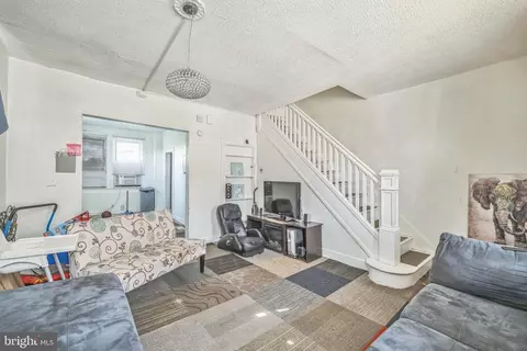 Entry Way - 4968 Edgemere Ave, Baltimore, MD 21215 photo 1 of 4
