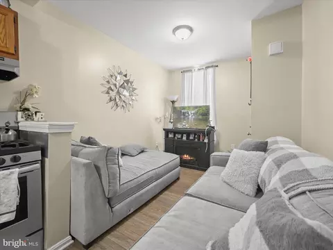 925 Bennett Pl, Baltimore, MD 21223 photo 3