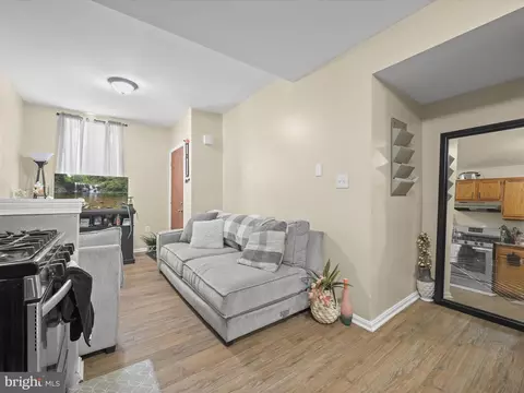 925 Bennett Pl, Baltimore, MD 21223 photo 4