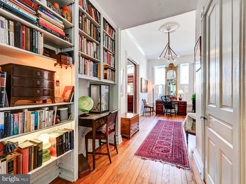 Entry Way - 2127 E Baltimore St, Baltimore, MD 21231 photo 6 of 8