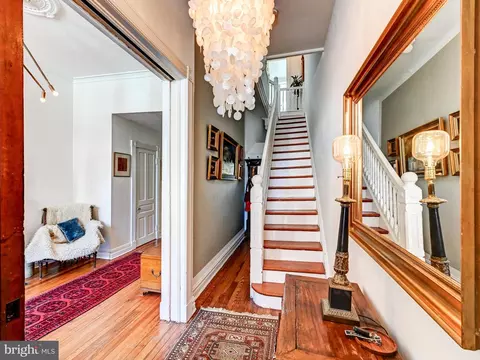 Entry Way - 2127 E Baltimore St, Baltimore, MD 21231 photo 2 of 8
