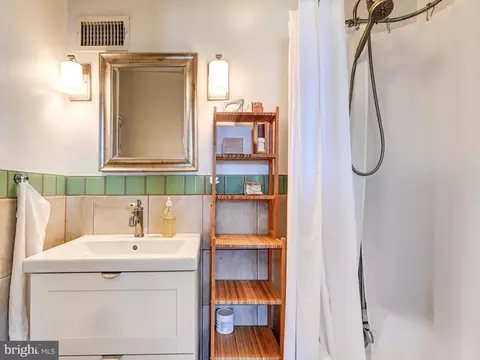 Bath - 2127 E Baltimore St, Baltimore, MD 21231 photo 3 of 5