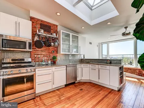 Kitchen - 2127 E Baltimore St, Baltimore, MD 21231 photo 3 of 9