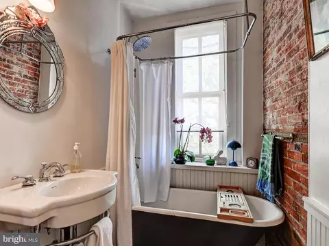 Bath - 2127 E Baltimore St, Baltimore, MD 21231 photo 2 of 5