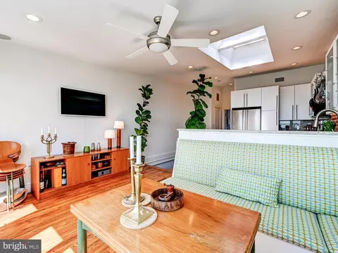 Living - 2127 E Baltimore St, Baltimore, MD 21231 photo 3 of 3