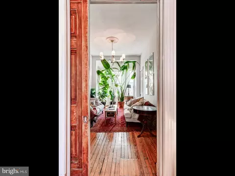 Entry Way - 2127 E Baltimore St, Baltimore, MD 21231 photo 7 of 8