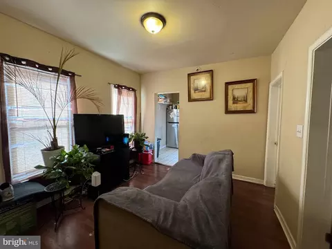 7118 Park Heights Ave, Baltimore, MD 21215 photo 4