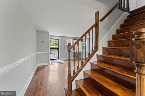 Entry Way - 5566 Whitby Rd, Baltimore, MD 21206 photo 2 of 6
