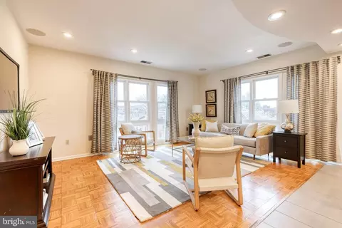 123 W Barre St W #305, Baltimore, MD 21201