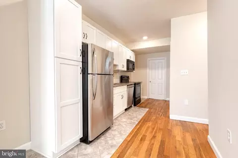 Entry Way - 422 E Lanvale St, Baltimore, MD 21202 photo 4 of 6