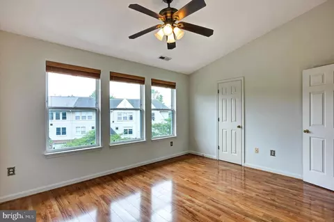 5221 Tabard Ct, Baltimore, MD 21212 photo 3