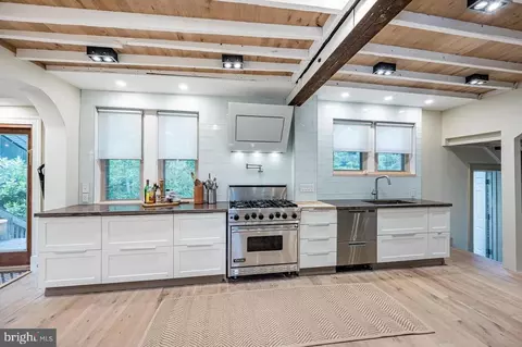 Kitchen - 2244 Crest Rd, Baltimore, MD 21209 photo 4 of 5