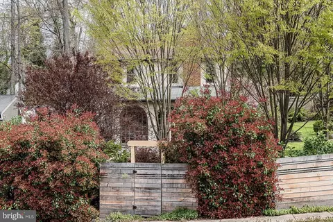 Exterior - 2244 Crest Rd, Baltimore, MD 21209 photo 14 of 17