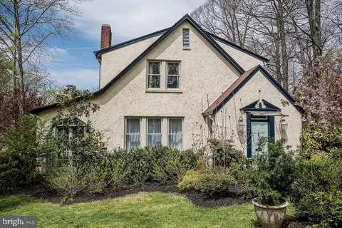 Exterior - 2244 Crest Rd, Baltimore, MD 21209 photo 10 of 17