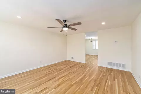 Living - 5910 Laclede Rd, Baltimore, MD 21206 photo 1 of 5