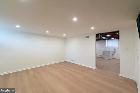 Living - 5910 Laclede Rd, Baltimore, MD 21206 photo 5 of 5