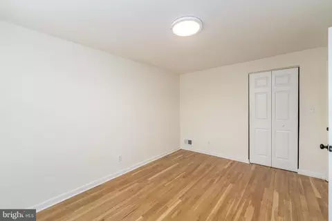 Bedroom - 5910 Laclede Rd, Baltimore, MD 21206 photo 3 of 8
