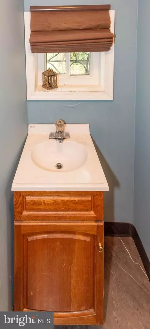 Bath - 222 S Gilmor St, Baltimore, MD 21223 photo 2 of 4