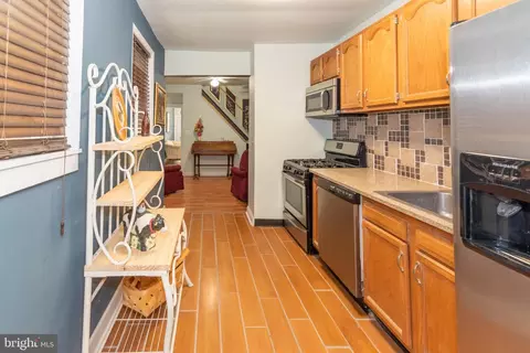 Entry Way - 222 S Gilmor St, Baltimore, MD 21223 photo 2 of 3