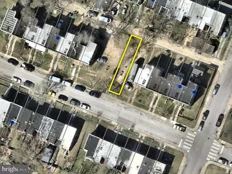 818 Stoll St, Baltimore, MD 21225