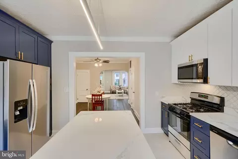 Entry Way - 809 Oldham St S, Baltimore, MD 21224 photo 4 of 7