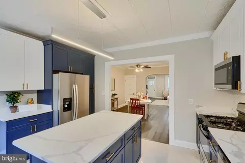 Entry Way - 809 Oldham St S, Baltimore, MD 21224 photo 5 of 7