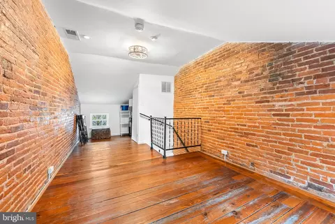 Entry Way - 1812 Lancaster St, Baltimore, MD 21231 photo 5 of 6