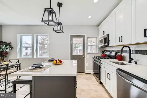 Kitchen - 109 Denison St, Baltimore, MD 21229 photo 4 of 6