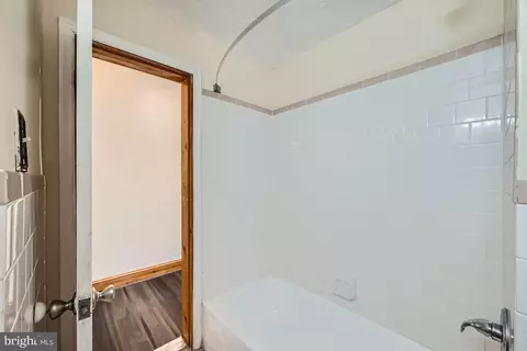 Bath - 147 Denison St, Baltimore, MD 21229 photo 3 of 7