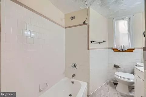 Bath - 147 Denison St, Baltimore, MD 21229 photo 1 of 7