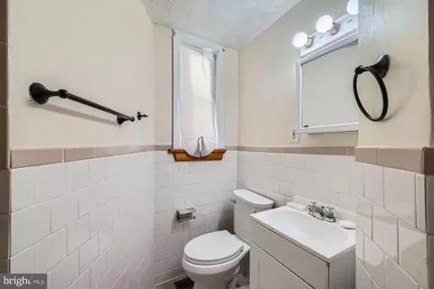 Bath - 147 Denison St, Baltimore, MD 21229 photo 2 of 7