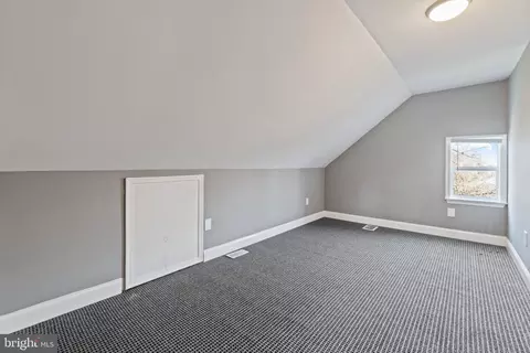 Bedroom - 4811 Laurel Ave, Baltimore, MD 21215 photo 2 of 4